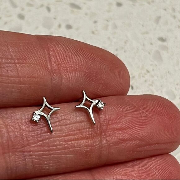 925 Sterling Silver Hollow Cubic Zirconia Star Design Stud Earrings - Picture 6 of 9